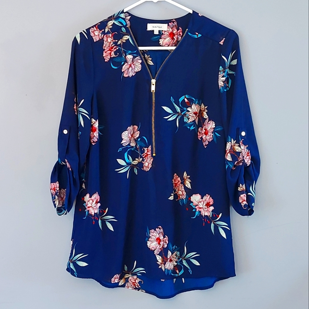 Stella tweed blue floral lightweight flowy blouse size medium